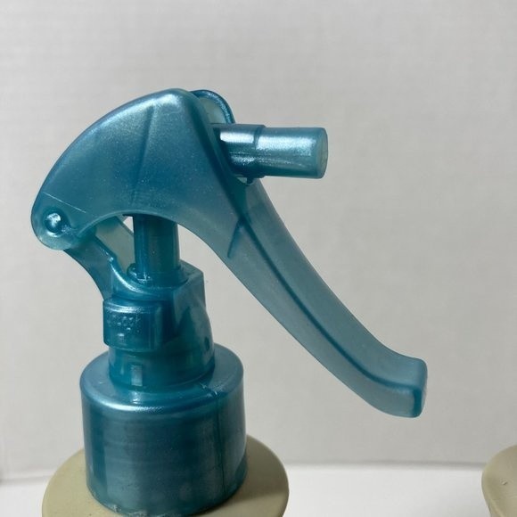 Nexxus Pro Mend Heat Protection Styling Spray DISCONTINUED 4 Bottles - Picture 3 of 13